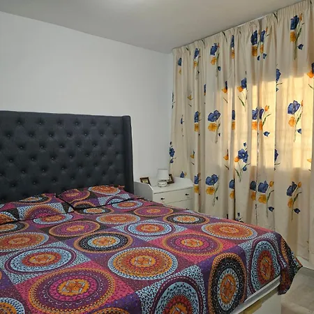 Appartement Mit Poolsicht